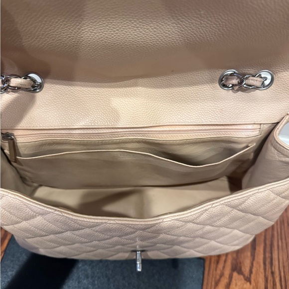 Chanel Jumbo Classic Flap, Amazing Condition! - Picture 7 of 8
